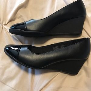 Preowned never worn and a classic style